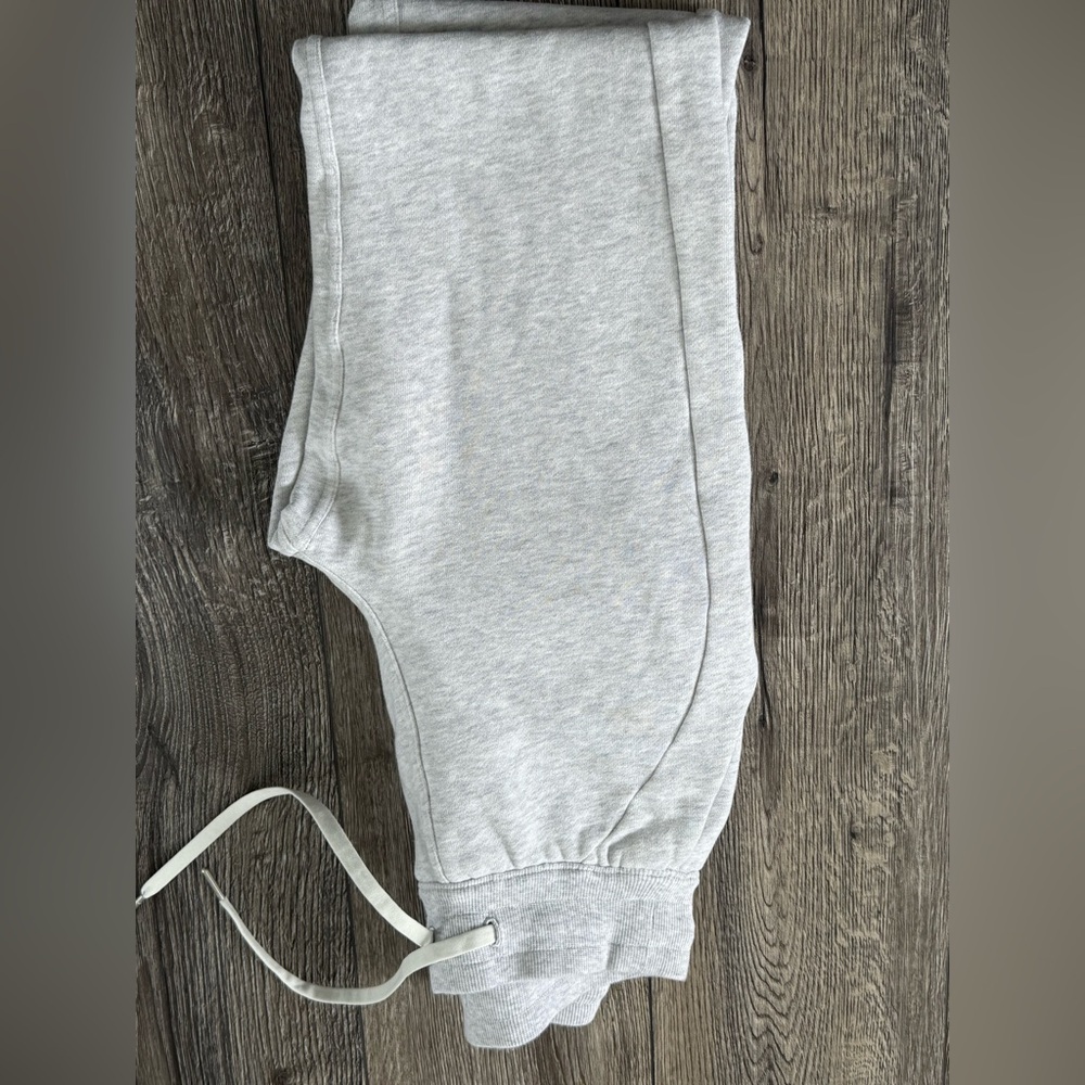 thick light grey lululemon sweatpants- Size 2